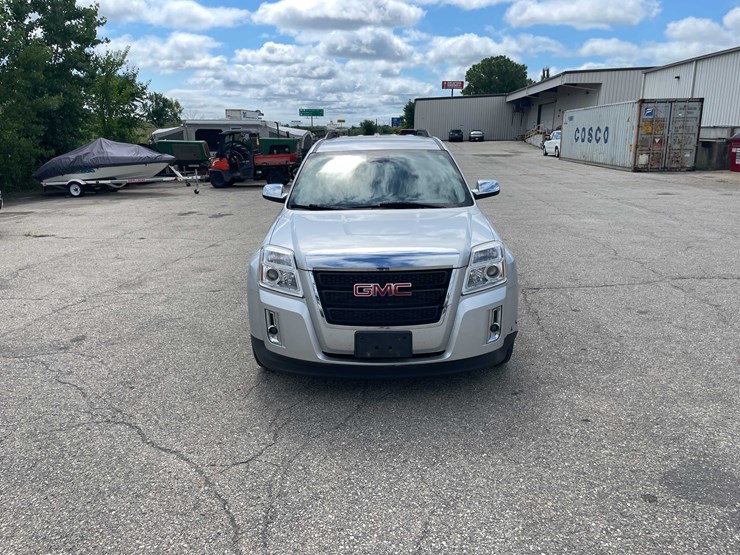#1292-•-2015-gmc-terrain-awd-(has-wi-title)-(of)-image-3