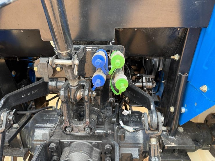 2019-new-holland-workmaster-70-image-25