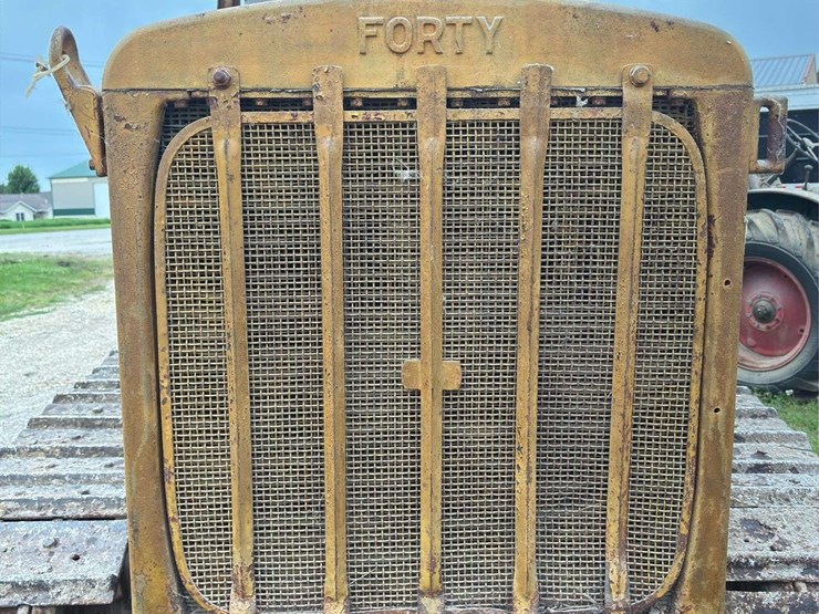 caterpillar-forty-diesel-crawler-image-9