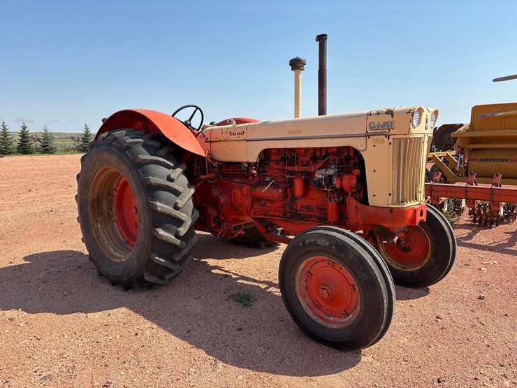 1957-case-900-tractor-image-4