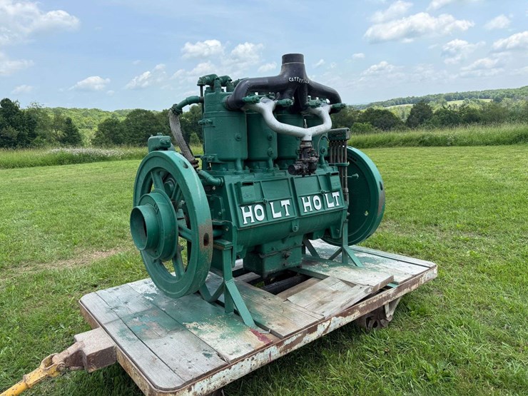 holt-4-cylinder-engine.-image-1