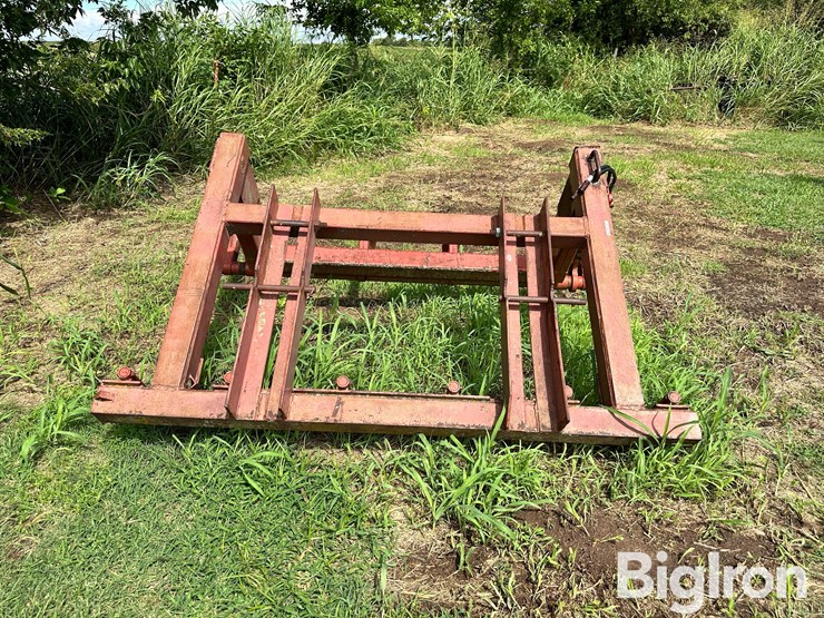 large-square-bale-stacker-image-2