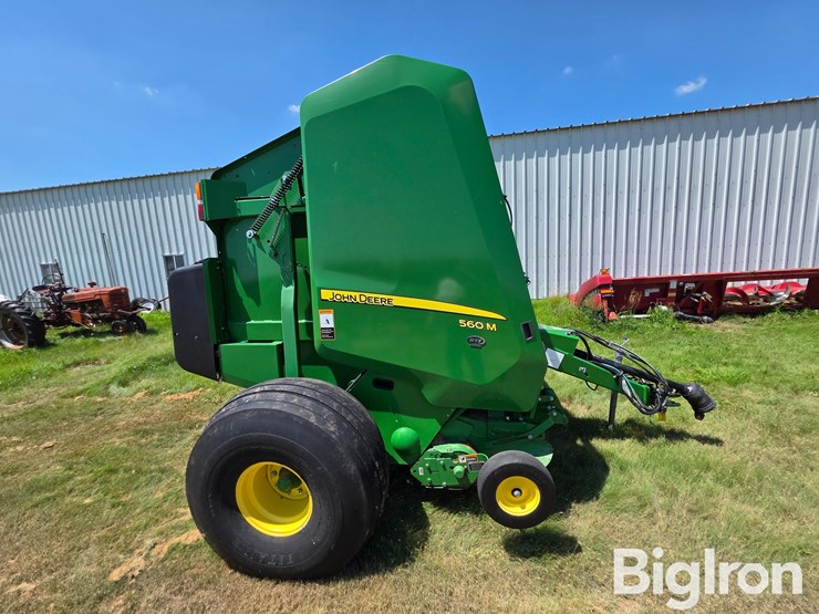 2019-john-deere-560m-image-4