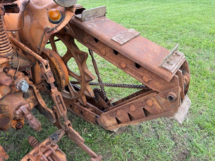 renault-with-rotaped-tracks-image-20
