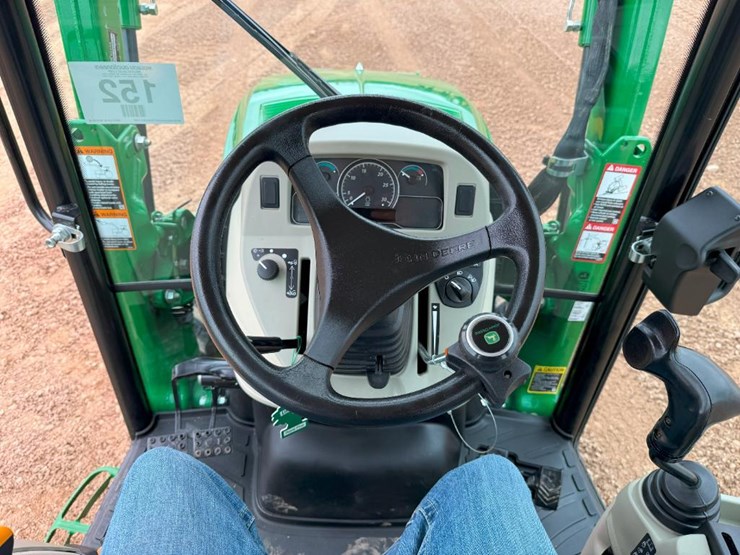 2020-john-deere-3033r-image-40