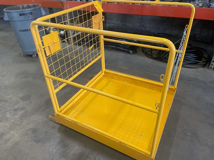 #2082-•-forklift-platform-basket-with-fork-pockets-(pr5)-image-2