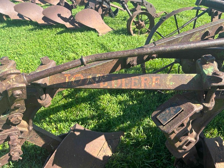 john-deere-plow-image-12