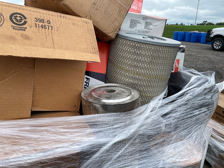 #6403-•-pallet-of-filters-image-7