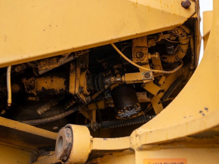 1996-deere-344g-image-47