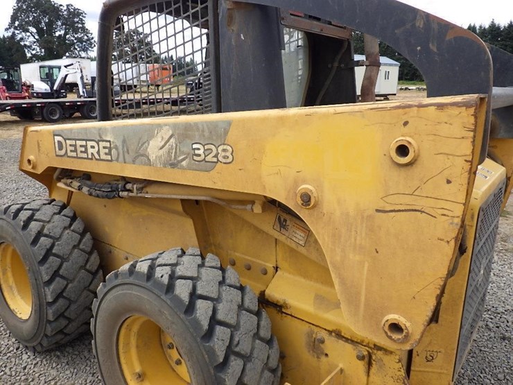 john-deere-skid-steer-loader-image-12