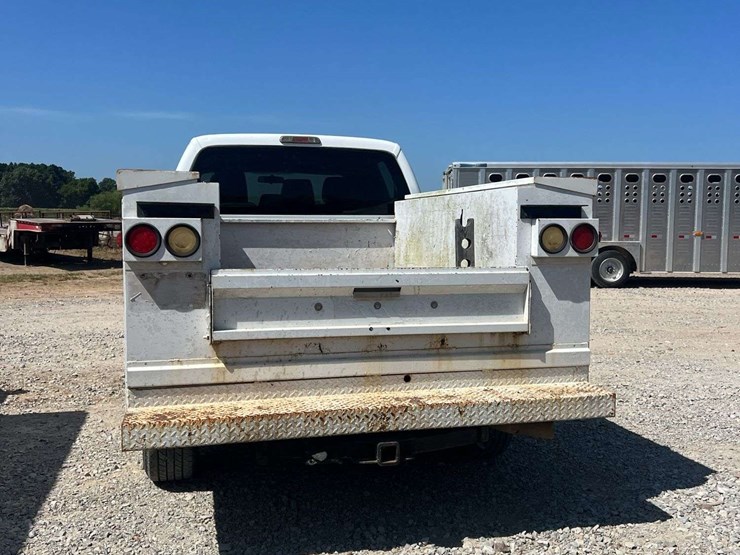 ford-f350-xl-image-3