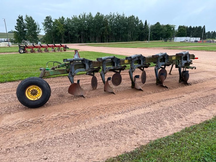 john-deere-2700-image-2