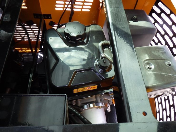 2025-vicsec-va13c-hydraulic-excavator-image-17