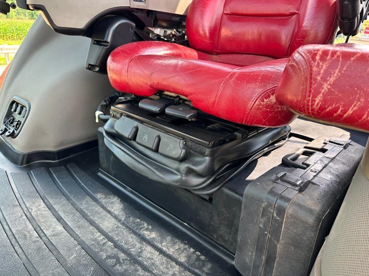 2015-case-ih-magnum-315-image-51