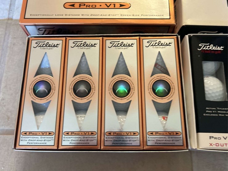 lot-of-titleist-pro-v1-balls-image-2