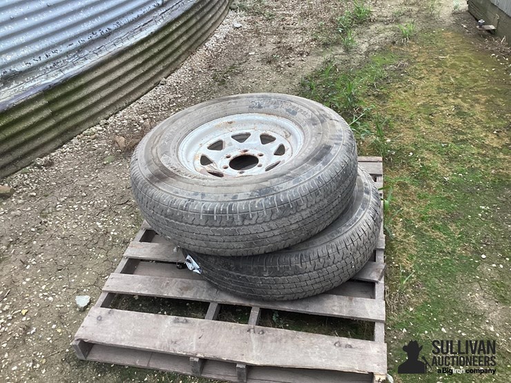 235/85r16-tires-&-rims-image-3