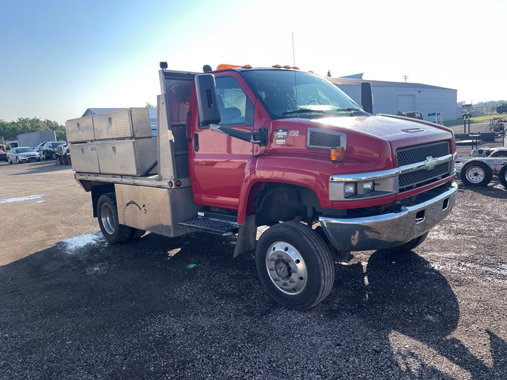 #6287-•-2005-chevy-c4500-4x4-service-truck-image-3