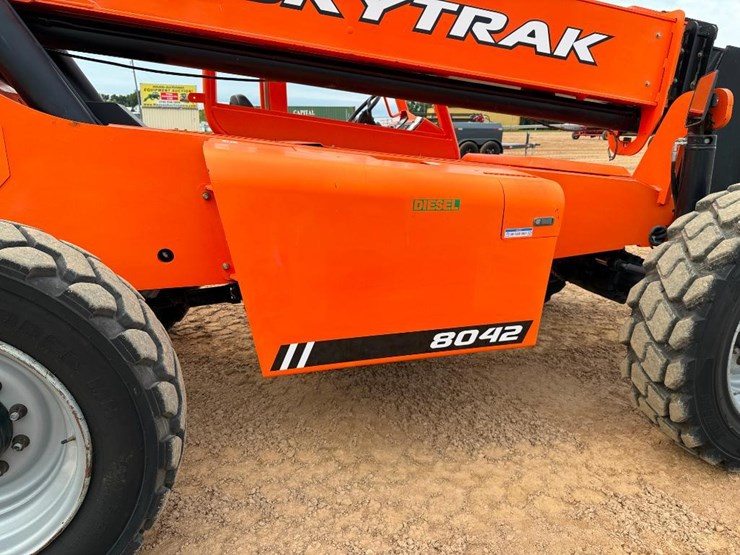 2016-sky-trak-8042-image-15