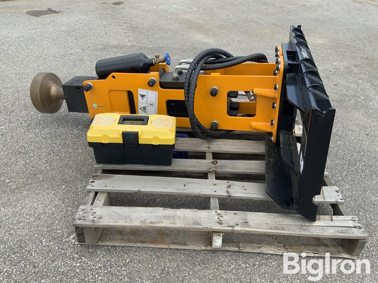 2025-giyi-680-skid-steer-post-driver-image-8