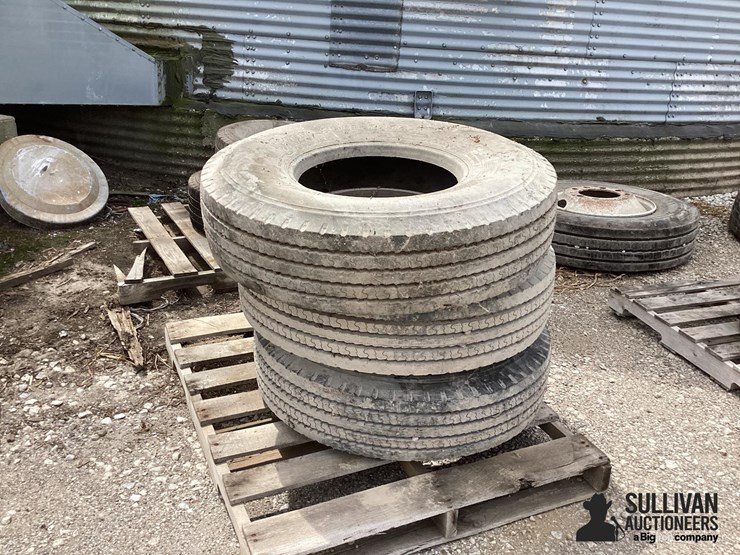 11r17.5-tires-&-rims-image-8
