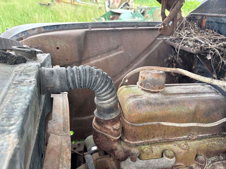 chevy-400-truck-with-minneapolis-moline-corn-sheller-image-93