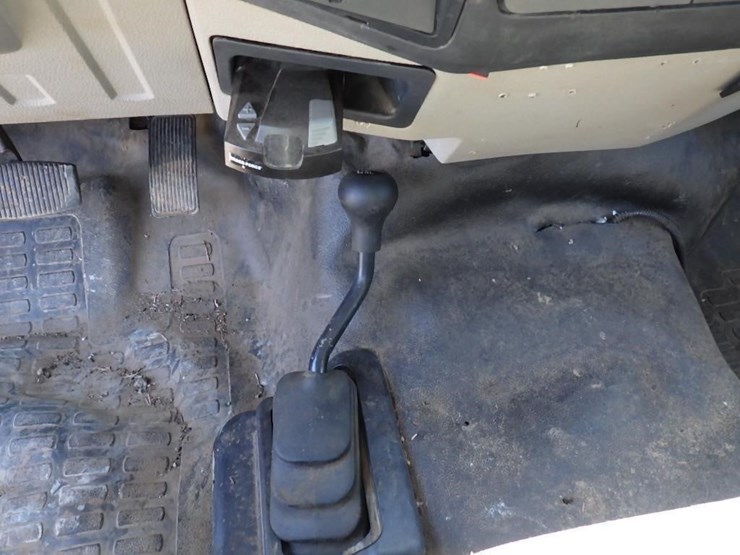 2009-ford-f550-image-23