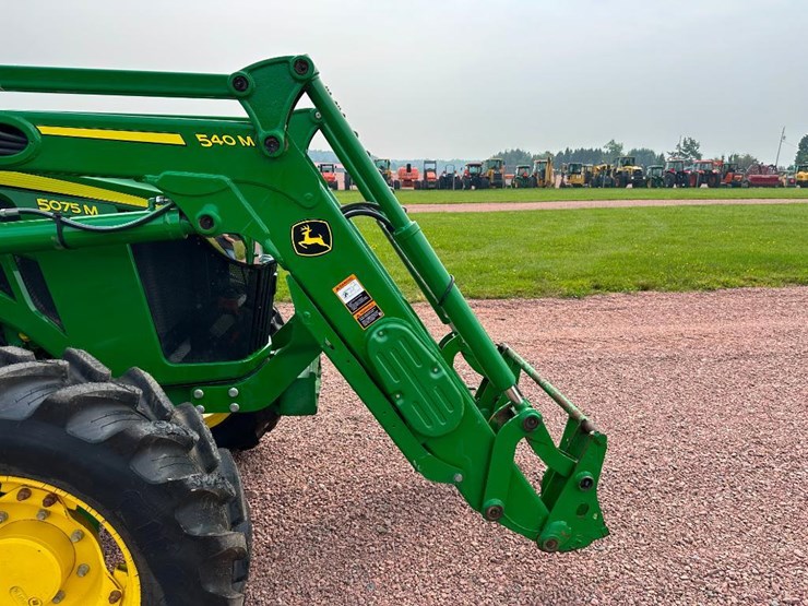 2018-john-deere-5075m-image-22