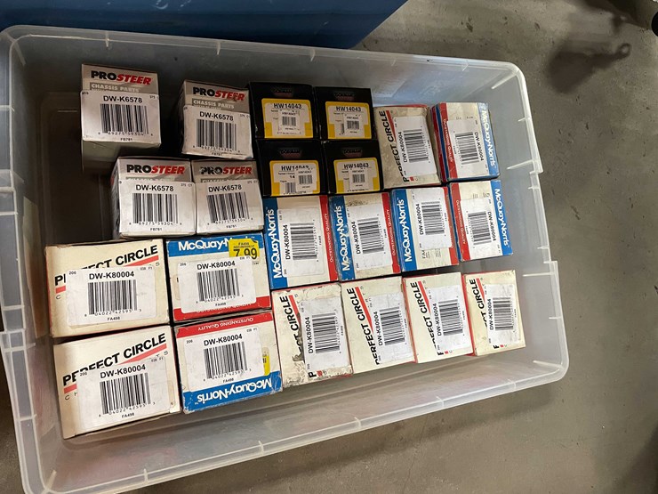 #2111-•-(3)-totes-of-misc.-auto-parts-(pr10)-image-2
