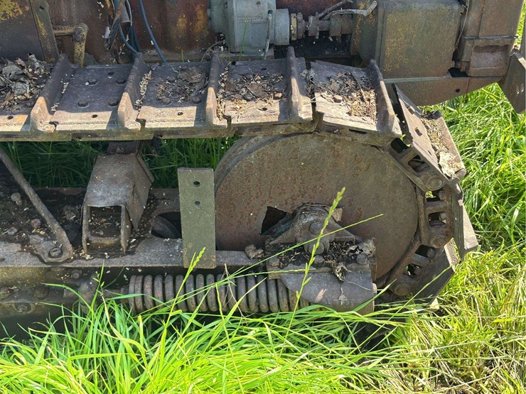 caterpillar-ten-crawler-image-18
