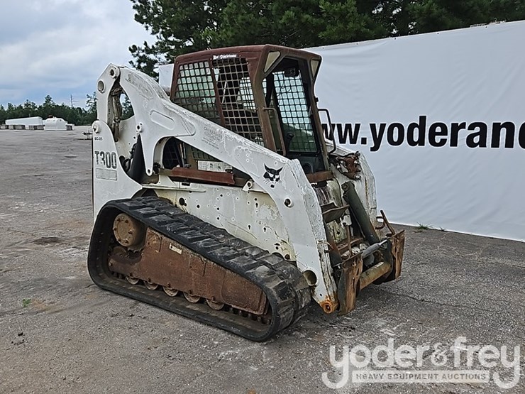 2007-bobcat-t300-image-7