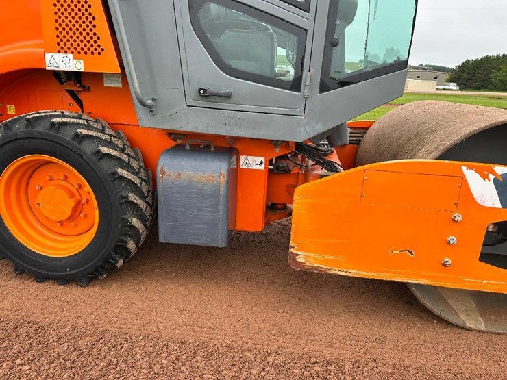 2018-xcmg-cv83pd-image-9