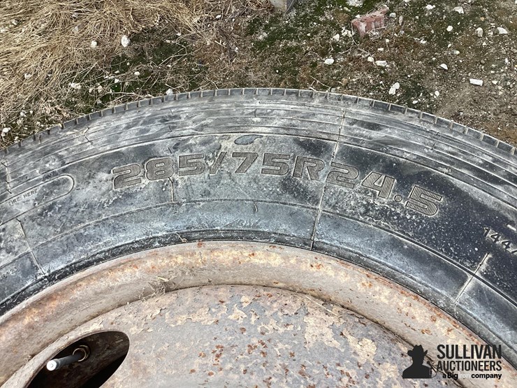 285/75r24.5-tires-&-rims-image-10