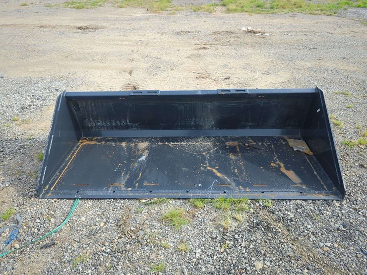 84"-wolverine-track-duty-bucket-tdb-11-84w---skid-steer-image-1