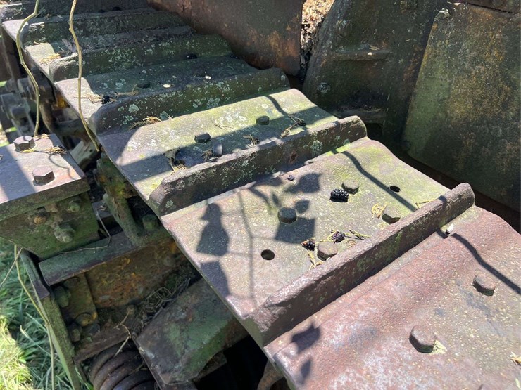 caterpillar-thirty-image-55