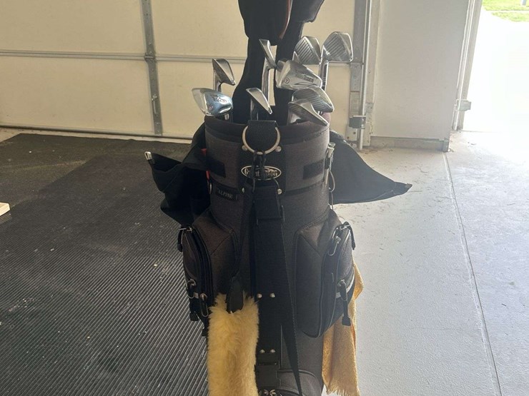 great-divider-golf-bag-and-wilson-clubs-image-1