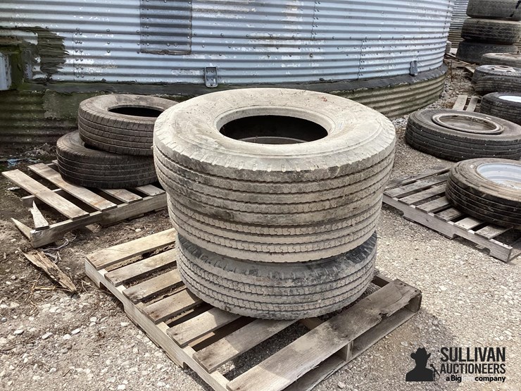 11r17.5-tires-&-rims-image-7
