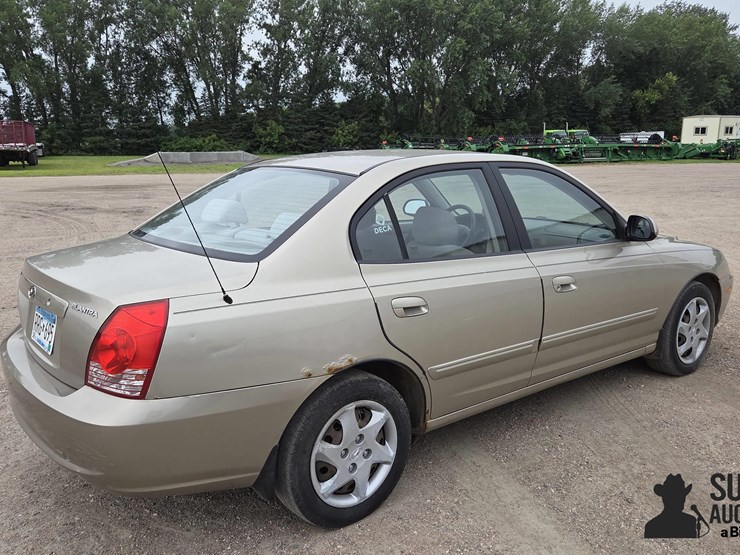 2005-hyundai-elantra-4-door-sedan-image-5
