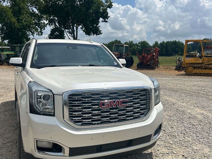 2015-gmc-yukon-xl-image-5