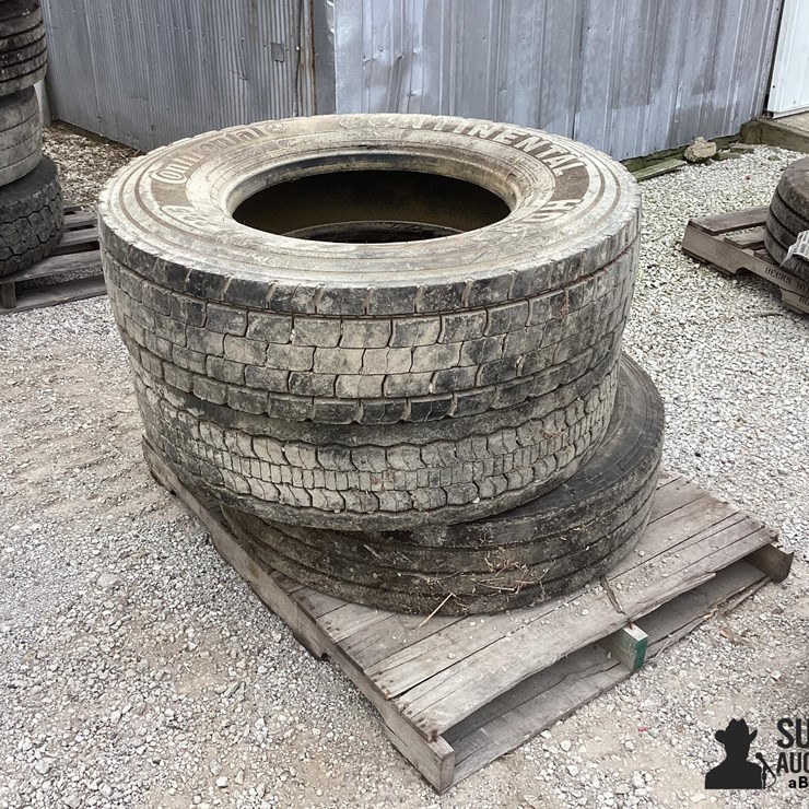 11R22.5 Tires
