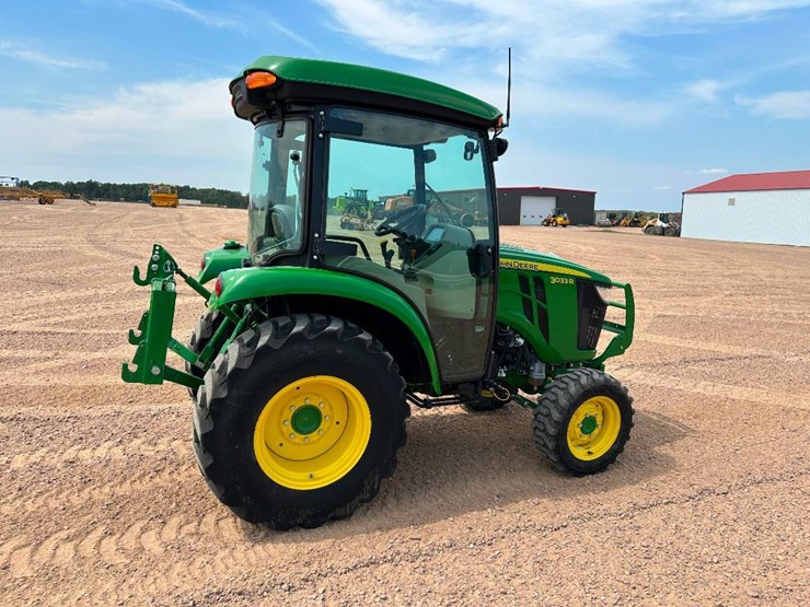 2018-john-deere-3033r-image-4