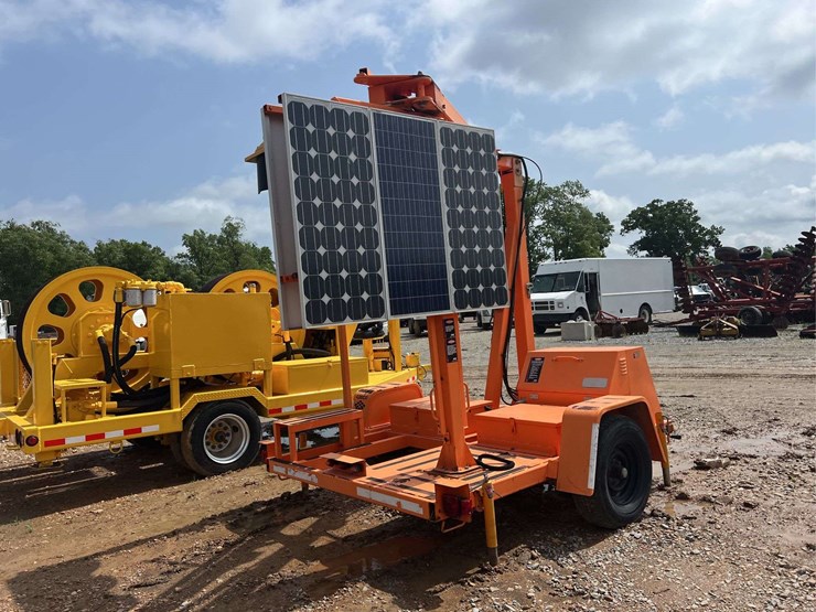 s/a-trailer-mounted-traffic-light-image-4