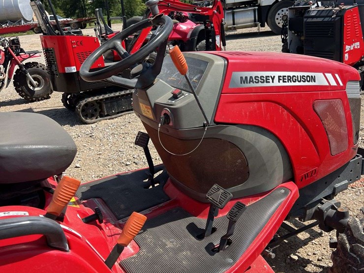 massey-ferguson-gc2400-image-18