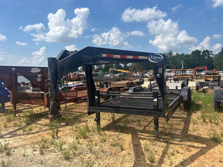 2013-c-&-m-7'-x-20'-t/a-gooseneck-trailer-image-1