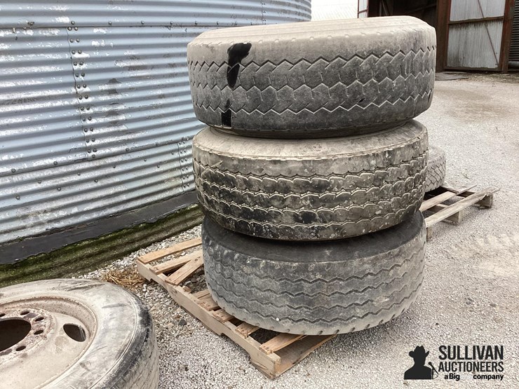 65r22.5-tires-&-rims-image-8