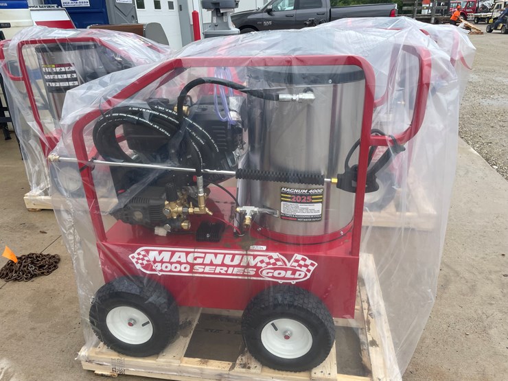 #6258-•-2025-magnum-4000-series-gold-hot-water-pressure-washer-image-8