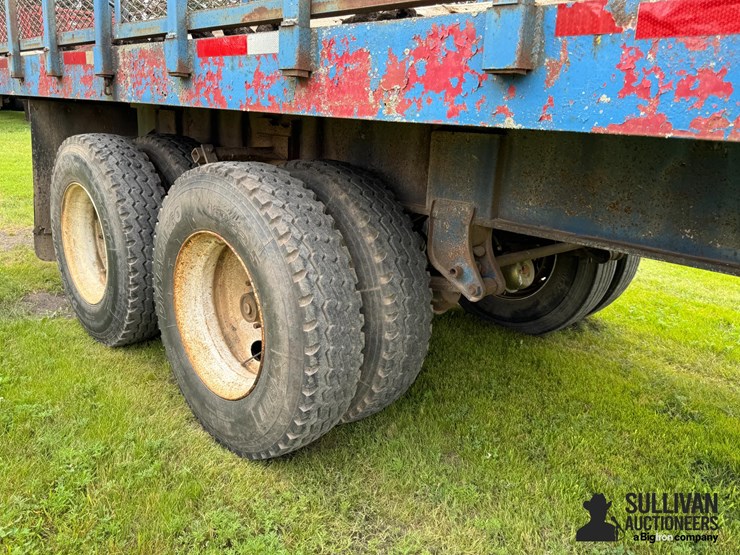 1982-monn-t/a-side-dump-sugar-beet-trailer-image-14
