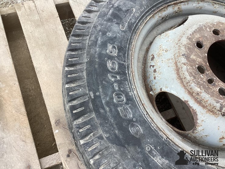 9.5-16.5-tires-&-rims-image-11