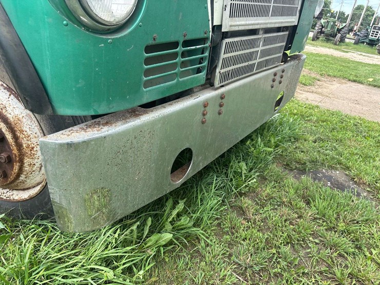 white-freightliner-cabover-semi-image-51