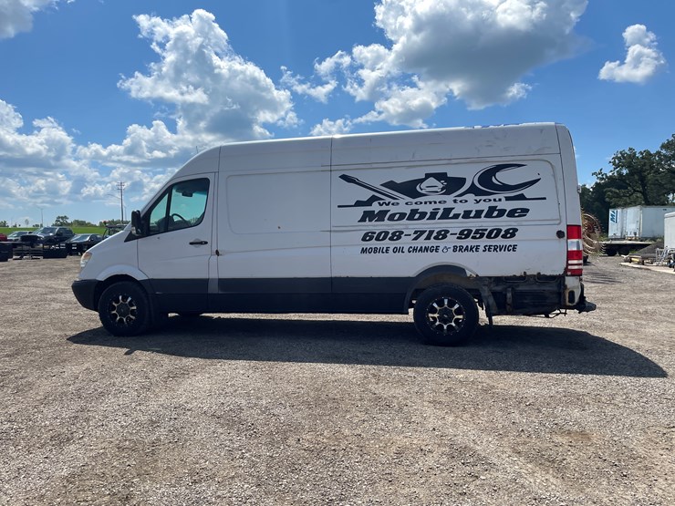 #6276-•-2010-freightliner-diesel-sprinter-van-(has-wi-title)-image-8