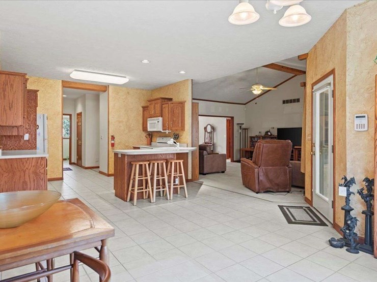 114-heatherstone-dr.-chatham,-il-62629-image-14